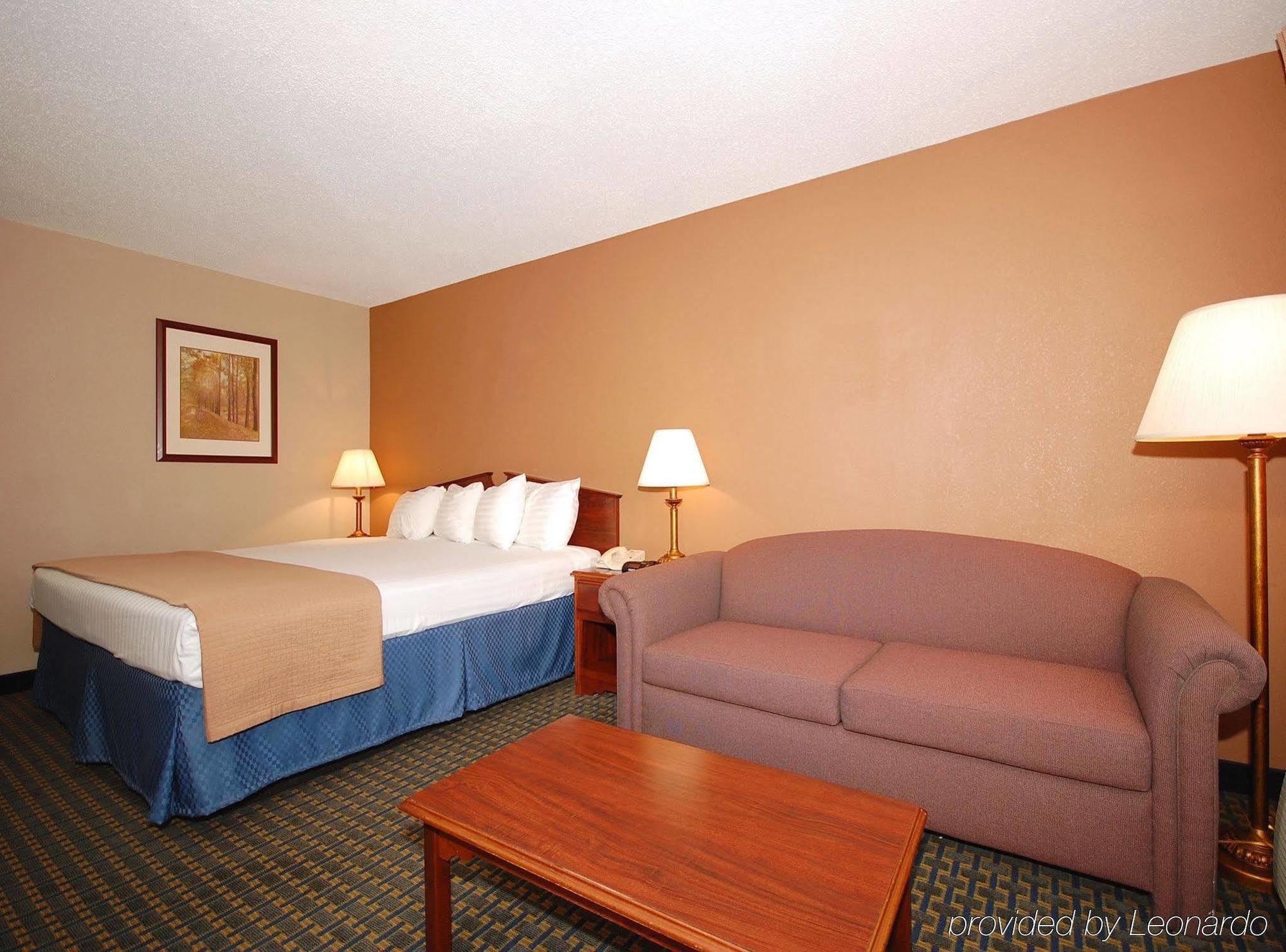 Magnuson Hotel Red Baron Garden City Habitación foto