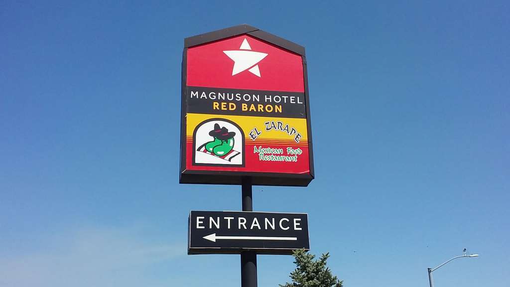 Magnuson Hotel Red Baron Garden City Exterior foto